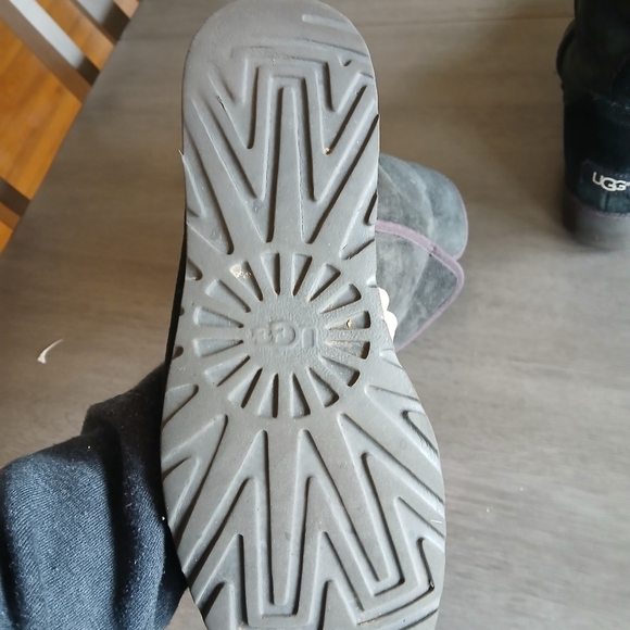 UgGS Women's Black Suede Boots size 11 good condition - Picture 6 of 6